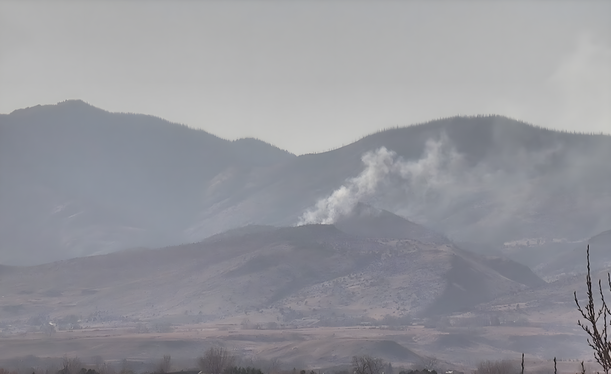 Boulder wildfire crews responding to vegetation fire at Heil Valley Ranch
